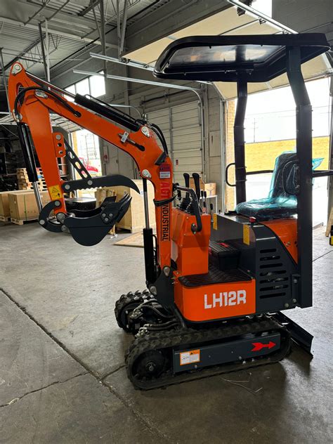 AGT Industrial LH12R Mini Excavator 